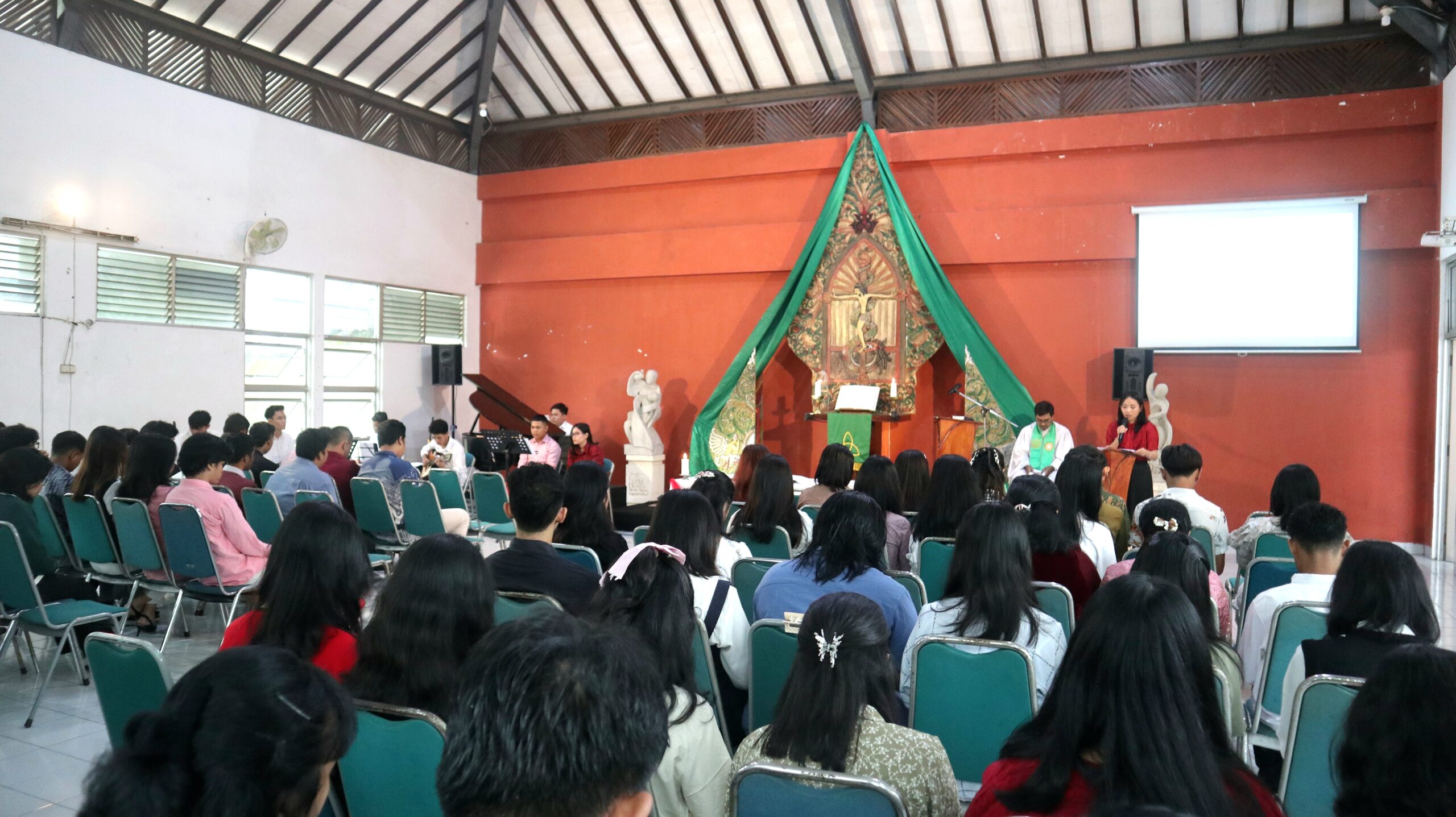 The Importance of Love in Education: Opening Service for Dormitory Life for the Even Semester 2024-2025